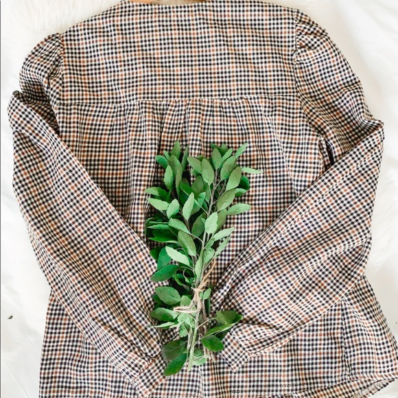 SOLD!🧺Zara button Down Blouse - Picture 2 of 5